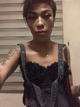 Snapshot of Kylie_Hairy_Bbc chatting on 10/05/25, 12:45 Kylie Hairy Bbc online show from 10/05/25, 12:45