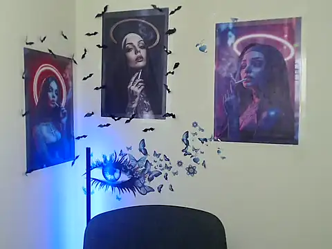 Snapshot of StrangerGi chatting on 11/21/25, 07:07 StrangerGi online show from 11/21/25, 07:07