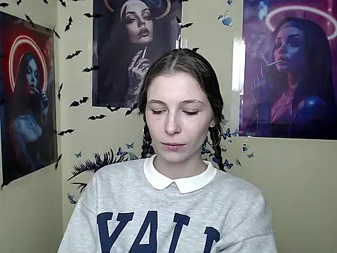 Snapshot of StrangerGi chatting on 03/03/25, 01:01 StrangerGi online show from 03/03/25, 01:01