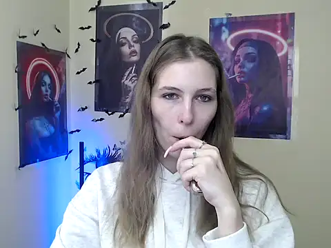 Snapshot of StrangerGi chatting on 11/14/25, 07:12 StrangerGi online show from 11/14/25, 07:12