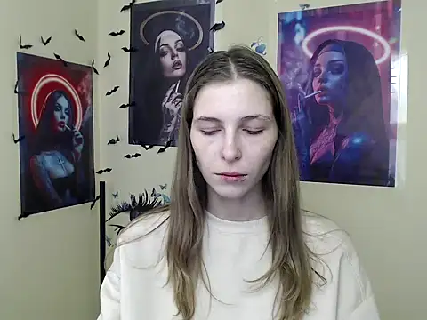 Snapshot of StrangerGi chatting on 10/30/25, 07:06 StrangerGi online show from 10/30/25, 07:06