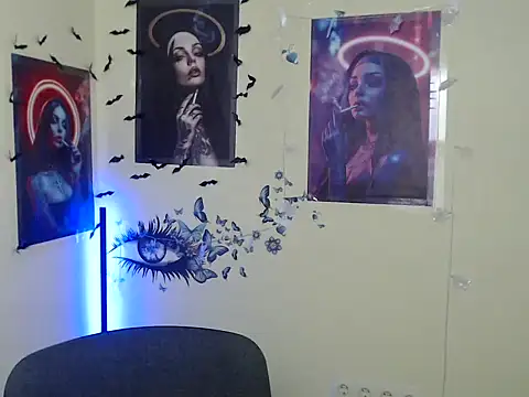 Snapshot of StrangerGi chatting on 12/18/25, 07:13 StrangerGi online show from 12/18/25, 07:13