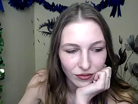 Snapshot of StrangerGi chatting on 02/18/25, 04:25 StrangerGi online show from 02/18/25, 04:25
