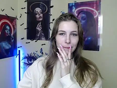 Snapshot of StrangerGi chatting on 10/29/25, 07:18 StrangerGi online show from 10/29/25, 07:18