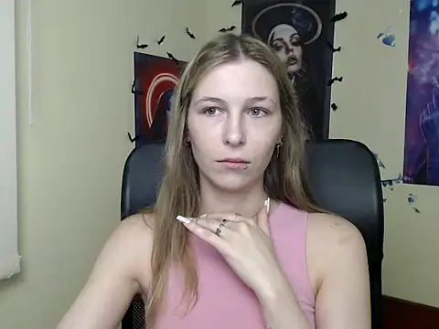 StrangerGi online show from 06/17/26, 06:13