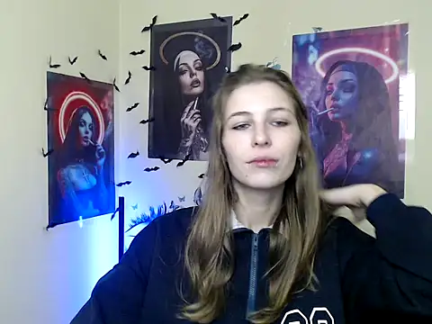 Snapshot of StrangerGi chatting on 11/05/25, 07:00 StrangerGi online show from 11/05/25, 07:00