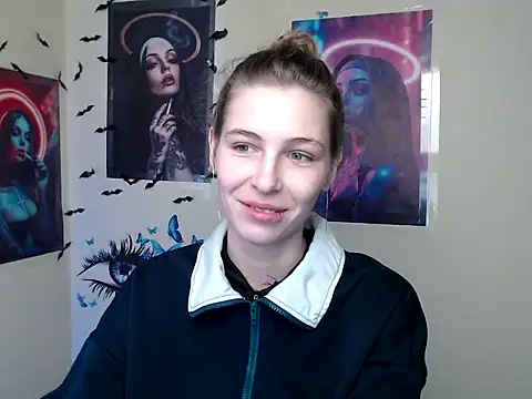 Snapshot of StrangerGi chatting on 10/23/25, 06:12 StrangerGi online show from 10/23/25, 06:12