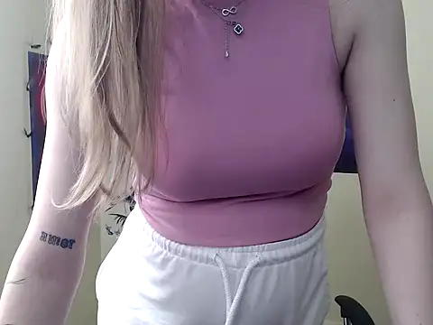 StrangerGi online show from 04/03/26, 05:58