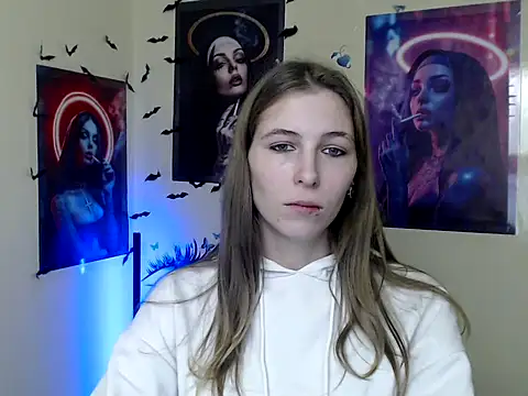 Snapshot of StrangerGi chatting on 11/04/25, 01:15 StrangerGi online show from 11/04/25, 01:15