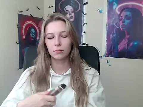 StrangerGi online show from 05/09/26, 06:06