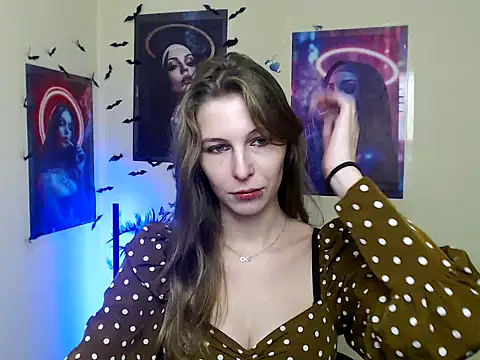 Snapshot of StrangerGi chatting on 11/24/25, 01:00 StrangerGi online show from 11/24/25, 01:00