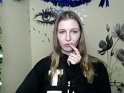 Snapshot of StrangerGi chatting on 02/20/25, 04:03 StrangerGi online show from 02/20/25, 04:03