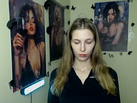 Snapshot of StrangerGi chatting on 11/08/25, 07:01 StrangerGi online show from 11/08/25, 07:01