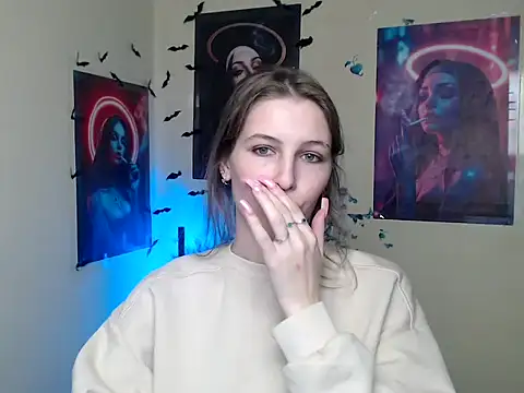 Snapshot of StrangerGi chatting on 11/25/25, 04:57 StrangerGi online show from 11/25/25, 04:57