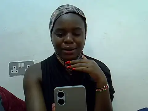 Snapshot of dirtyshowgirl chatting on 07/06/26, 06:54 dirtyshowgirl online show from 07/06/26, 06:54