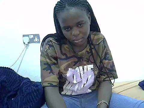Snapshot of dirtyshowgirl chatting on 06/25/26, 02:00 dirtyshowgirl online show from 06/25/26, 02:00