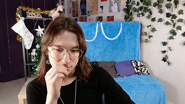 Hermione Reid online show from 01/11/25, 04:16