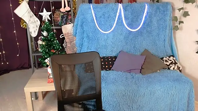 Hermione Reid online show from 01/04/25, 08:49