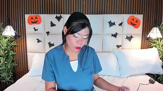 CailynBrowm online show from 10/28/25, 04:24