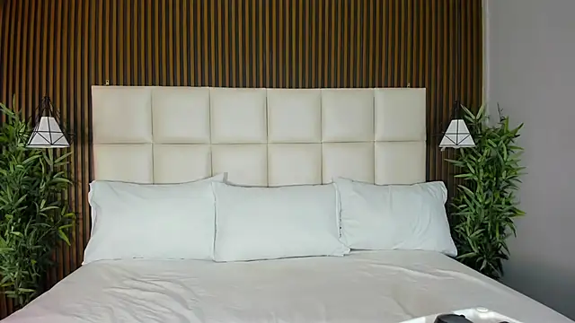 CailynBrowm online show from 11/12/25, 04:27