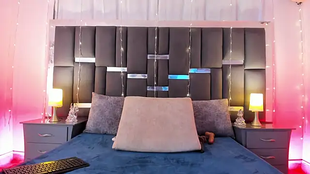 Snapshot of talivega chatting on 12/01/25, 08:53 talivega online show from 12/01/25, 08:53