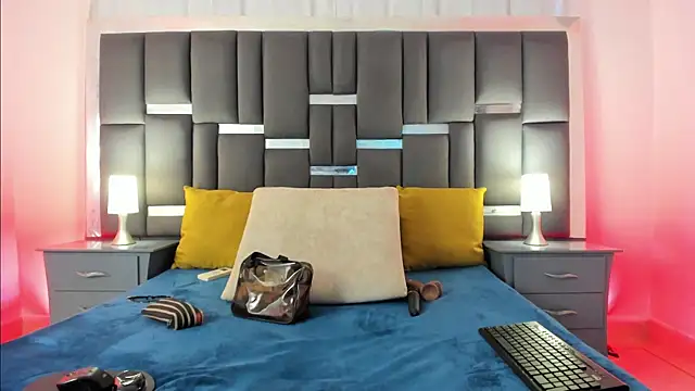 Snapshot of talivega chatting on 10/07/25, 03:57 talivega online show from 10/07/25, 03:57