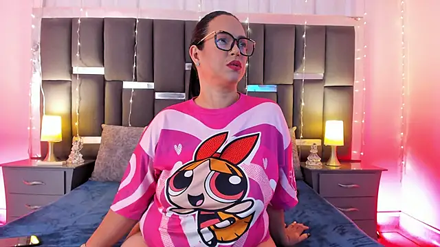 Snapshot of talivega chatting on 11/30/25, 07:25 talivega online show from 11/30/25, 07:25