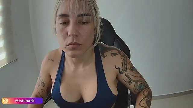 Snapshot of Isis69_ chatting on 02/04/26, 03:29 Isis69 online show from 02/04/26, 03:29