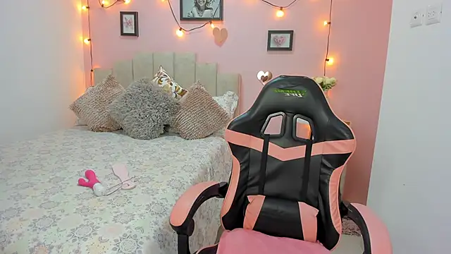 emilyharrix online show from 11/02/25, 07:08