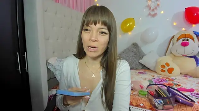 Snapshot of emilyharrix chatting on 03/15/25, 08:21 emilyharrix online show from 03/15/25, 08:21