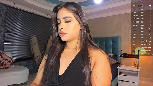 MelanieRioss online show from 10/31/25, 01:19