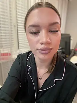 bunnyrich online show from 10/09/25, 10:32