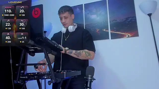 matt saill online show from 11/18/25, 01:21