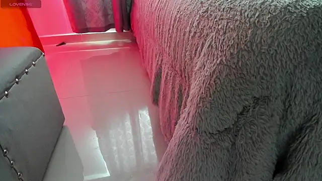 Nina Fuentes online show from 07/19/26, 04:59