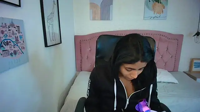 shaneelle online show from 12/20/25, 03:09