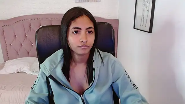 shaneelle online show from 11/12/25, 03:32