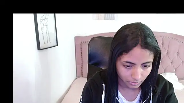 shaneelle online show from 11/06/25, 03:21