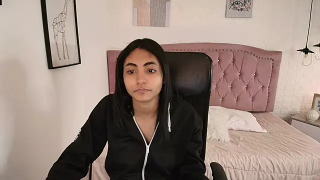 shaneelle online show from 11/22/25, 03:11