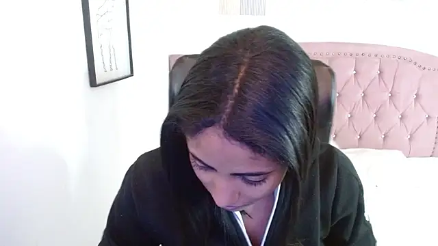 shaneelle online show from 11/04/25, 03:10