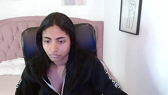 shaneelle online show from 11/11/25, 03:12