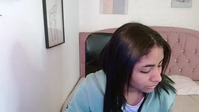 shaneelle online show from 10/24/25, 03:05