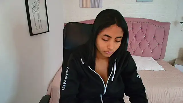 shaneelle online show from 12/03/25, 03:07