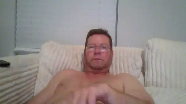 Snapshot of Goldenbear3111 chatting on 06/11/26, 12:54 Goldenbear3111 online show from 06/11/26, 12:54