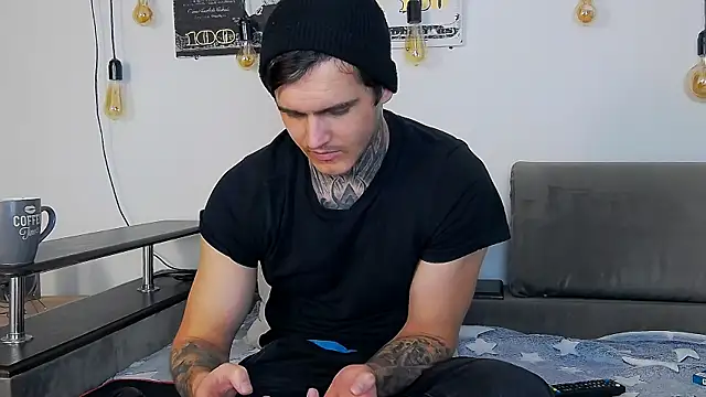 CarterCole online show from 12/17/25, 03:06