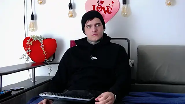 CarterCole online show from 02/14/25, 07:49