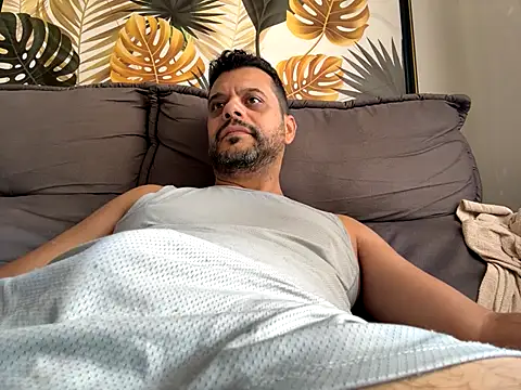 HornyBeachBoyBR online show from 04/13/26, 01:59