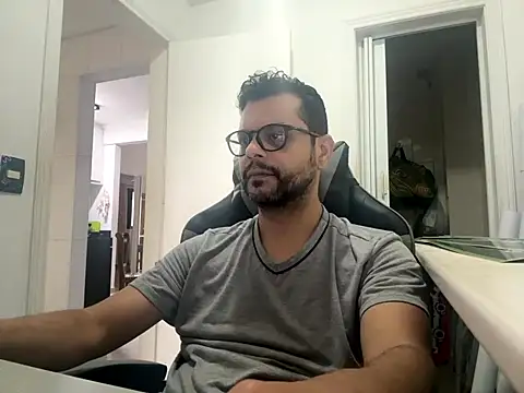 HornyBeachBoyBR online show from 06/15/26, 01:00