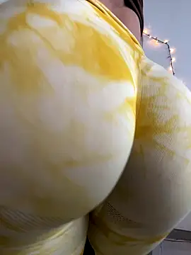 izanmiller2001 online show from 01/05/26, 07:39