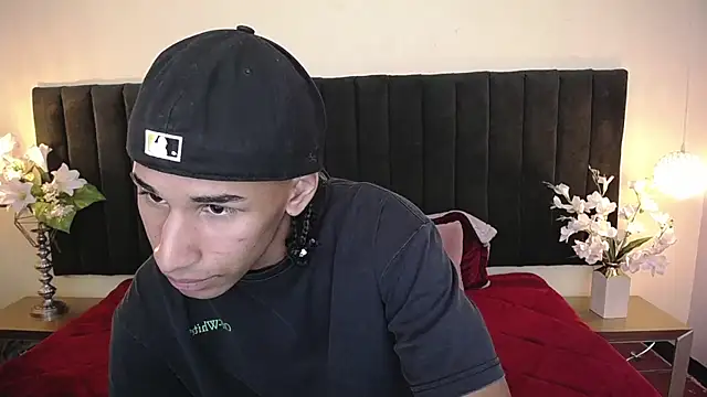 soft attraction online show from 04/13/26, 08:02