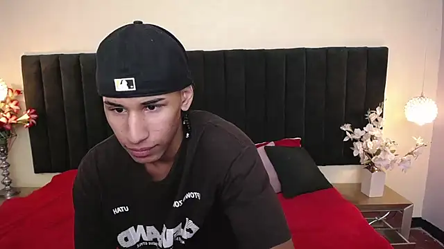 soft attraction online show from 03/28/26, 07:26